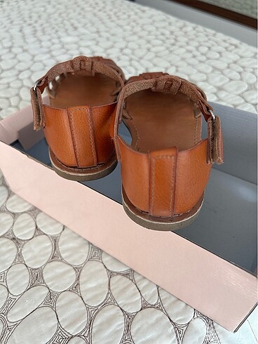 32 Beden camel Renk Zara sandalet