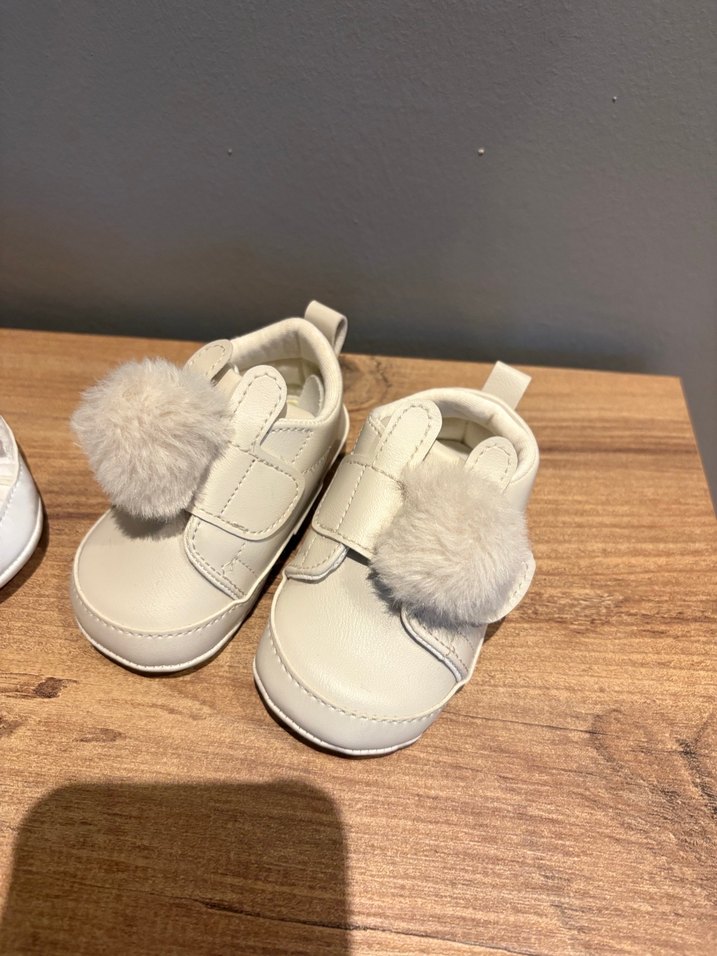Beyaz Kürklü Kız Bebek İlk Adım Ayakkabısı - Görsel 3
