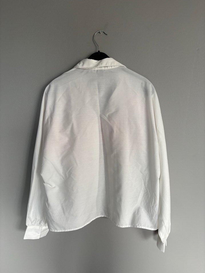 Fiyonklu Beyaz Kadın Gömlek - Görsel 5