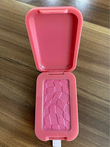 NYX NYX 08 PEMBE KREM ALLIK