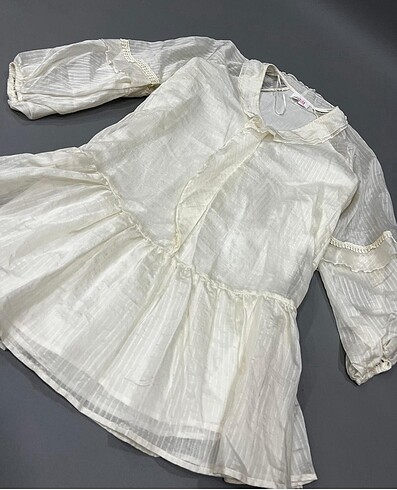 Zara Mavida M/L fırfırlı ekru elbise