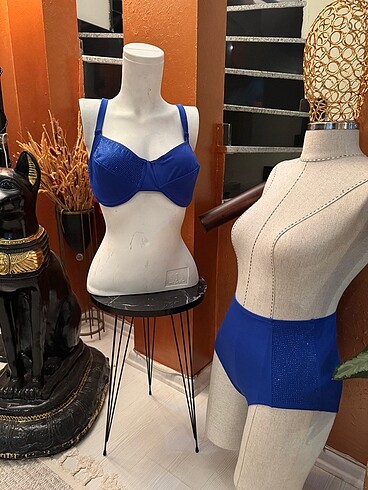 Cemil İpekçi Laura baressa bikini renk ve beden sorunuz