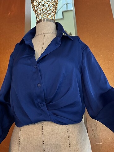 xl Beden İpekyol 42 beden crop gömlek saks mavisi