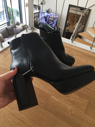 Cut-toe Bershka Bot