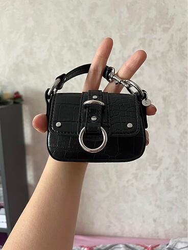  Beden Bershka mini çanta