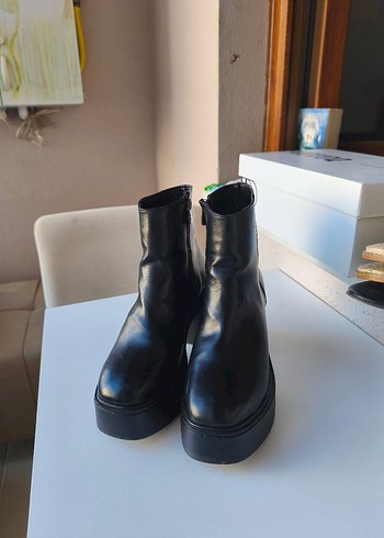 38 Beden siyah Renk Siyah Deri Topuklu Goth Tarzı Kadın Bot