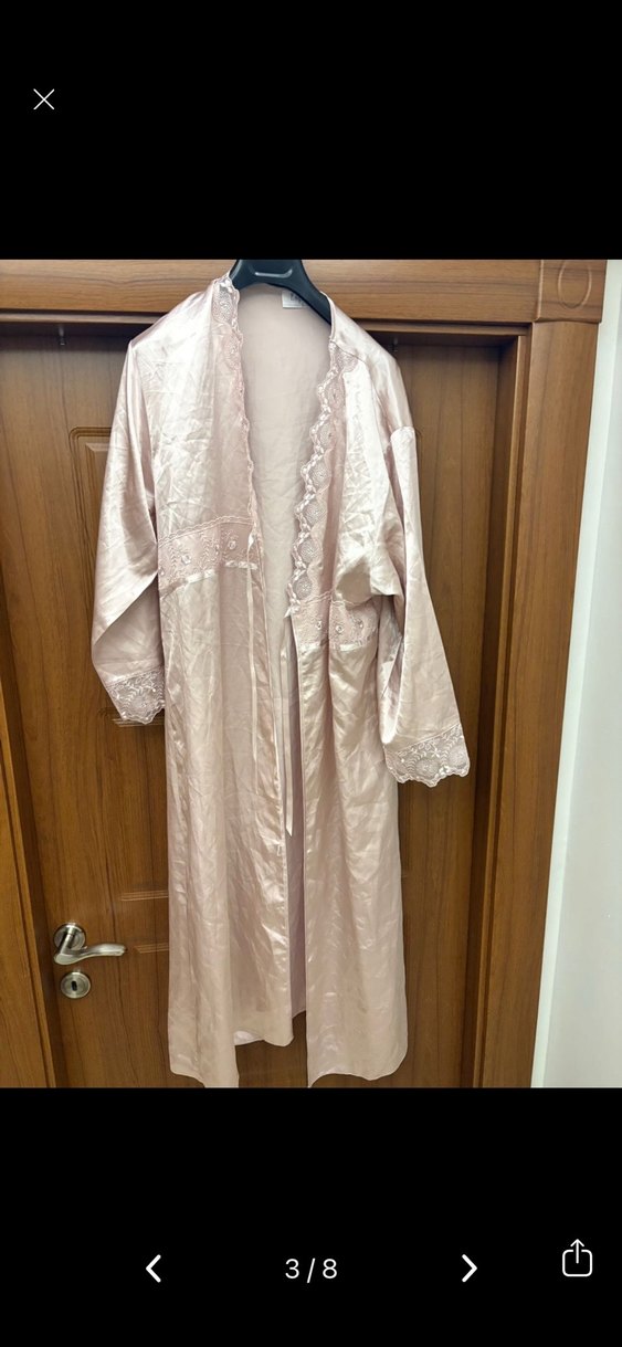 Uçuk pembe sıfır saten sabahlık - Görsel 4