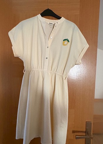 Sarı renk, hiç kullanılmadı meyve işlemeli elbise - Görsel 6