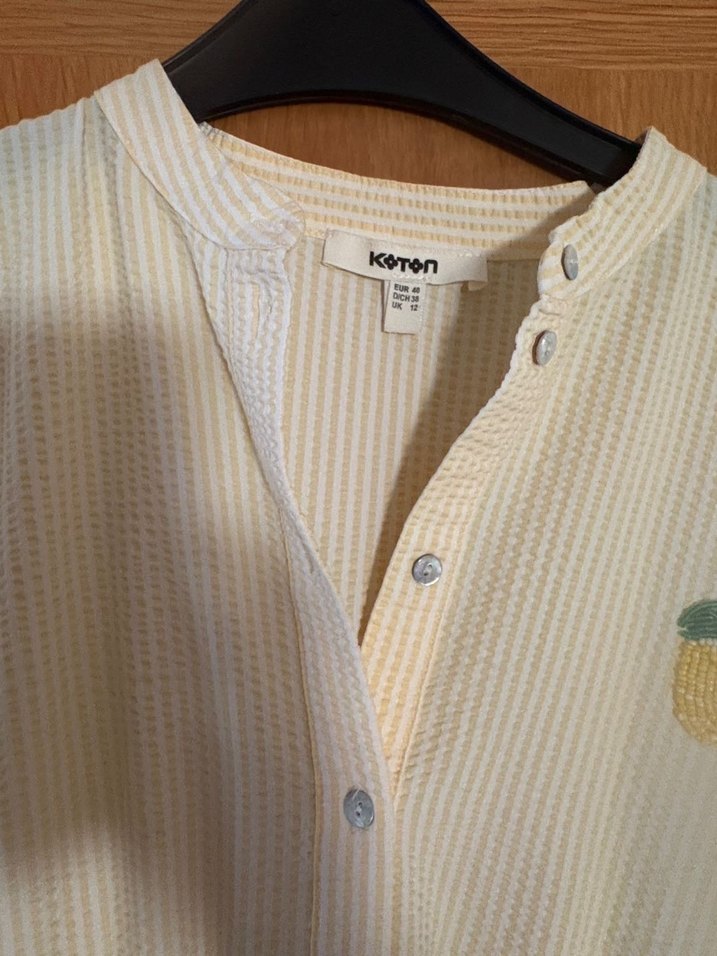 Sarı renk, hiç kullanılmadı meyve işlemeli elbise - Görsel 2