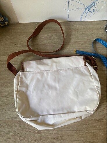  Beden beyaz Renk Longchamp orijinal askılı çanta