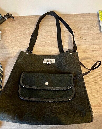 DKNY monogram çanta