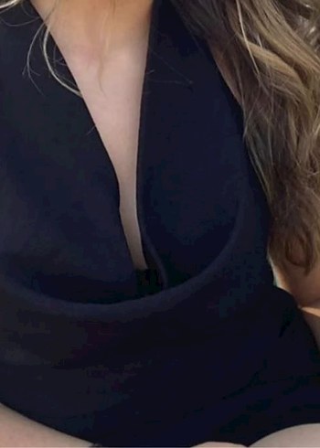 Siyah Drapeli V Yakalı Kadın Atlet - Görsel 2