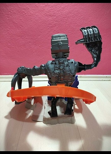  Beden Hot Wheels canavar robot Nitrobot Atak parkur seti