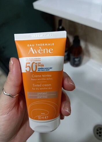 Avene gunes kremi