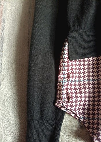 Gri-Kırmızı Gömlek kazak ipekyol - Görsel 6