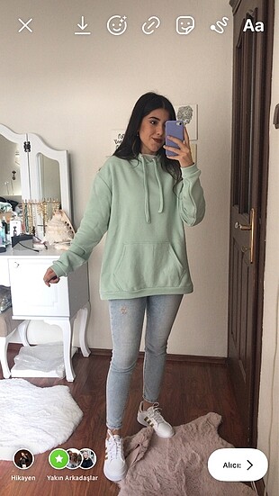 Sweatshirt