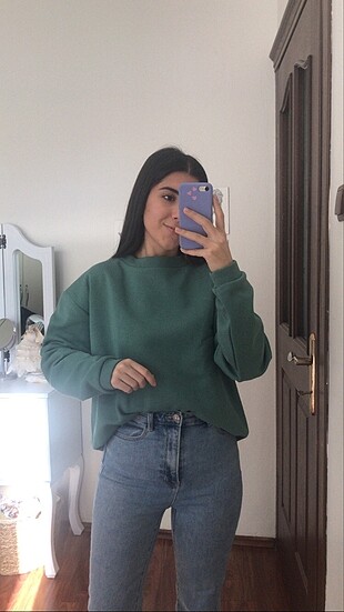 Sweatshirt