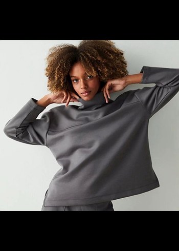 Penti SiyahYüksek Yakalı Kadın Sweatshirt
