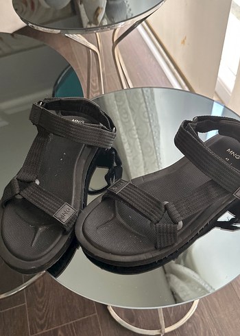42 Beden siyah Renk ErkekSiyah Cırtcırtlı Sandalet