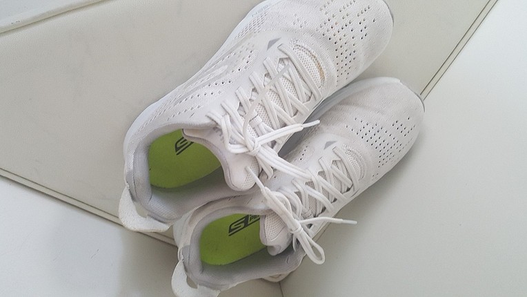 skechers