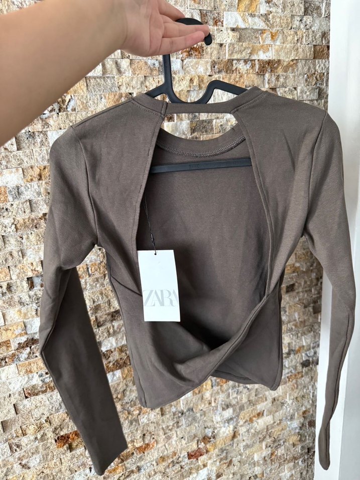 Zara Sırtı Açık Bluz - Görsel 3