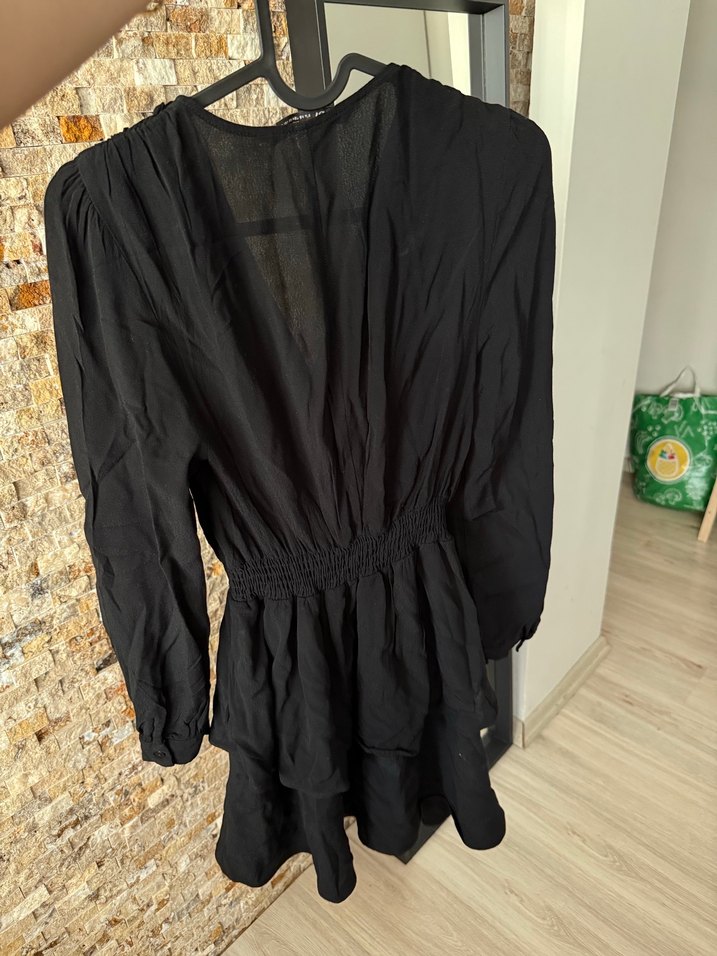 Zara Siyah Mini V Yakalı Katlı Elbise - Görsel 4