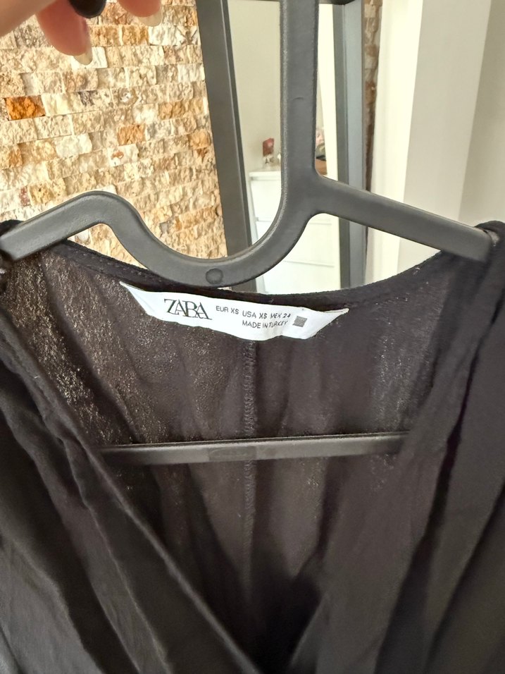 Zara Siyah Mini V Yakalı Katlı Elbise - Görsel 3