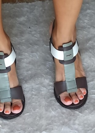 inci İnci T-Strap Topuklu Sandalet
