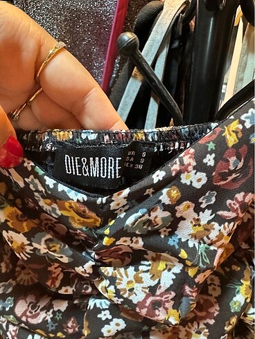 Çiçekli elbise - Görsel 3