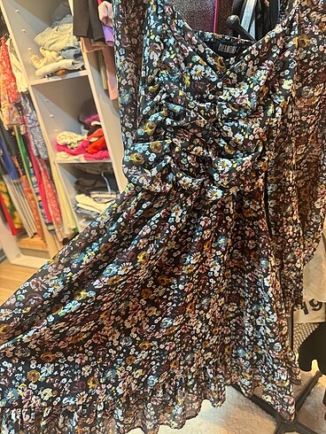 Çiçekli elbise - Görsel 2