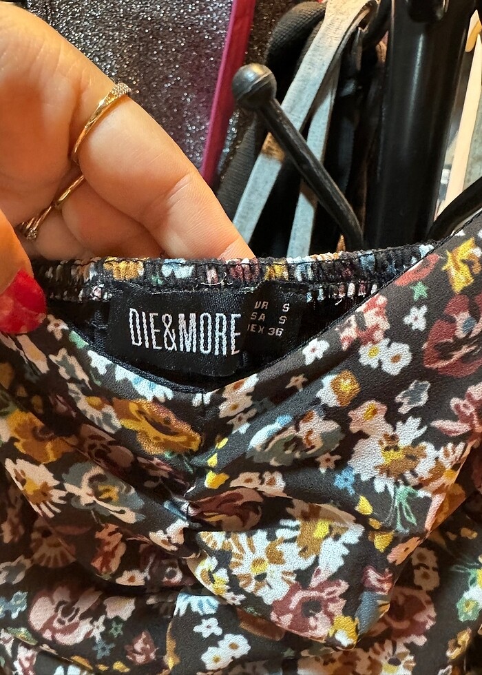 Çiçekli elbise - Görsel 3