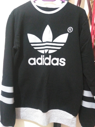 siyah adidas sweatshirt