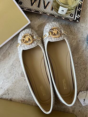 39 Beden Michael Kors babet????