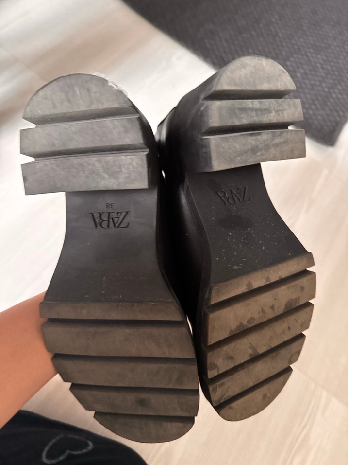 Kadın Siyah Deri Blok Topuklu Bot - Görsel 3