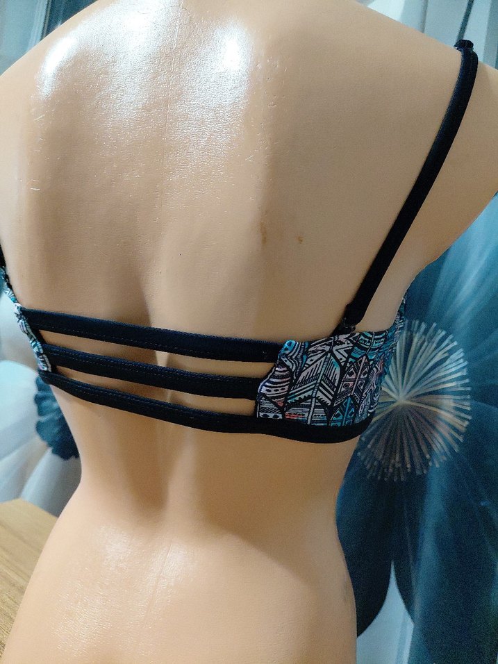 Desenli Strappy Bikini Üstü - Görsel 4