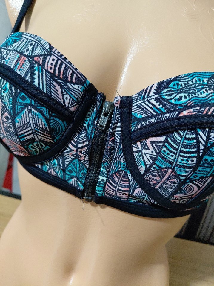 Desenli Strappy Bikini Üstü - Görsel 2