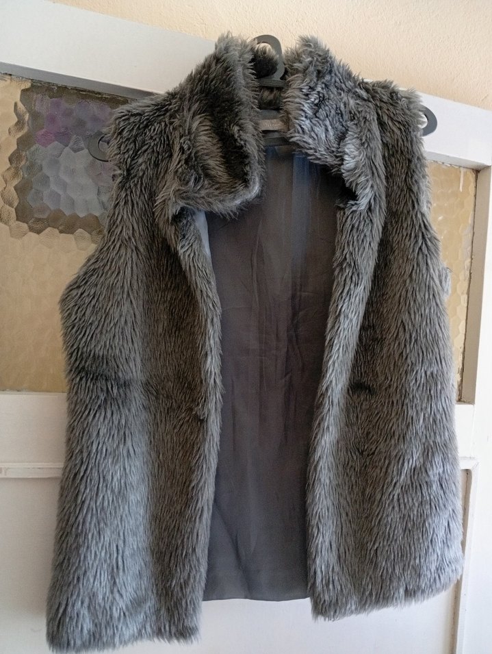 Gri Kürklü Kız Yelek - Görsel 5