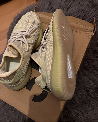 Adidas Yeezy Boost 350 v2 Flax