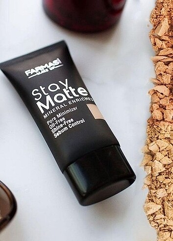 Farmasi Stay Matte Fondöten