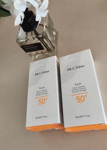  Beden DR. C. TUNA SUN SERİSİ YÜZ KREMİ 50 ML