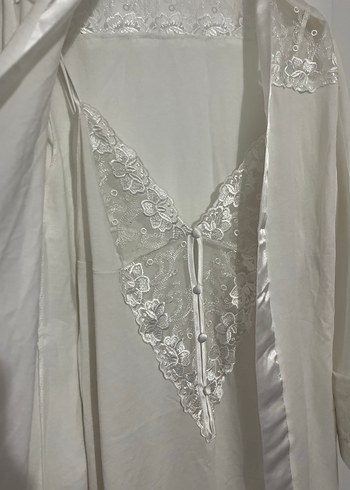 Uzun Beyaz Bohem Nakışlı Kadın Sabahlık - Görsel 3