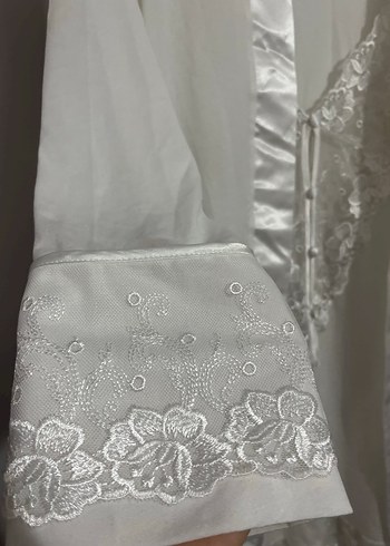 Uzun Beyaz Bohem Nakışlı Kadın Sabahlık - Görsel 5