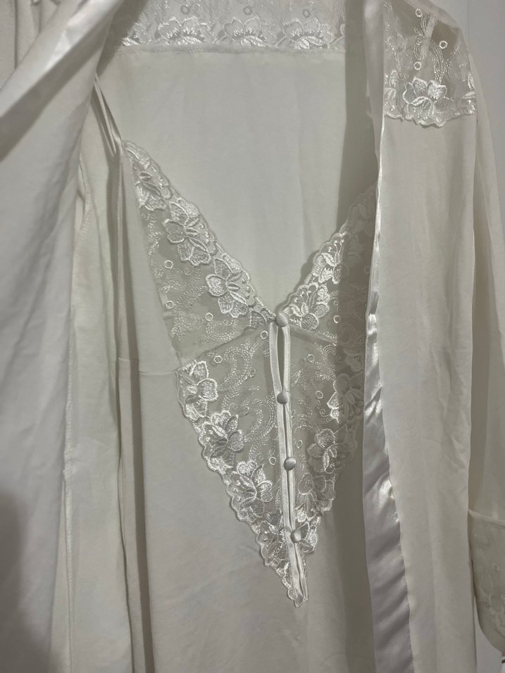 Uzun Beyaz Bohem Nakışlı Kadın Sabahlık - Görsel 3