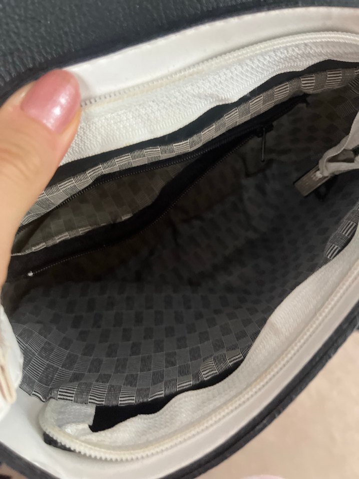 Beyaz Baskılı Kadın Çanta Fermuarlı - Görsel 4