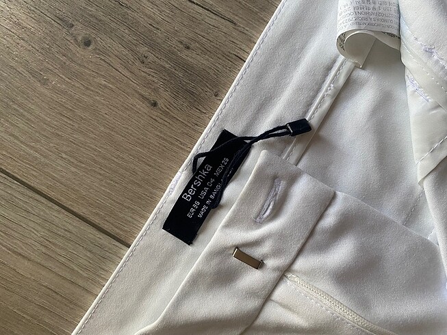 Beyaz pantolon bershka