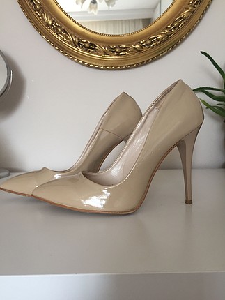 Nude stiletto