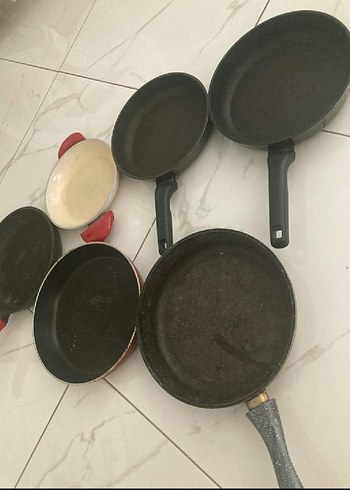 Farklı Boyutlarda Tava ve Tencere Seti