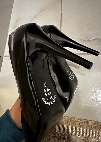 Siyah Rugan Stiletto Topuklu Kadın Ayakkabı - Görsel 3