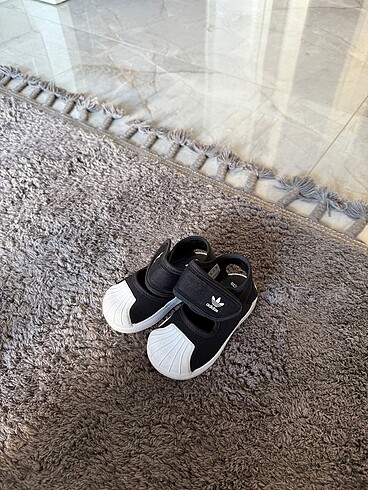 Adidas sandalet
