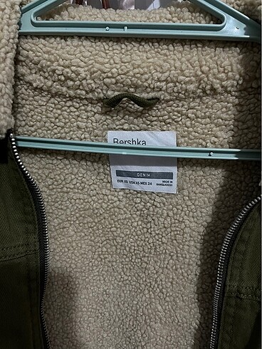 Bershka Mont oversize